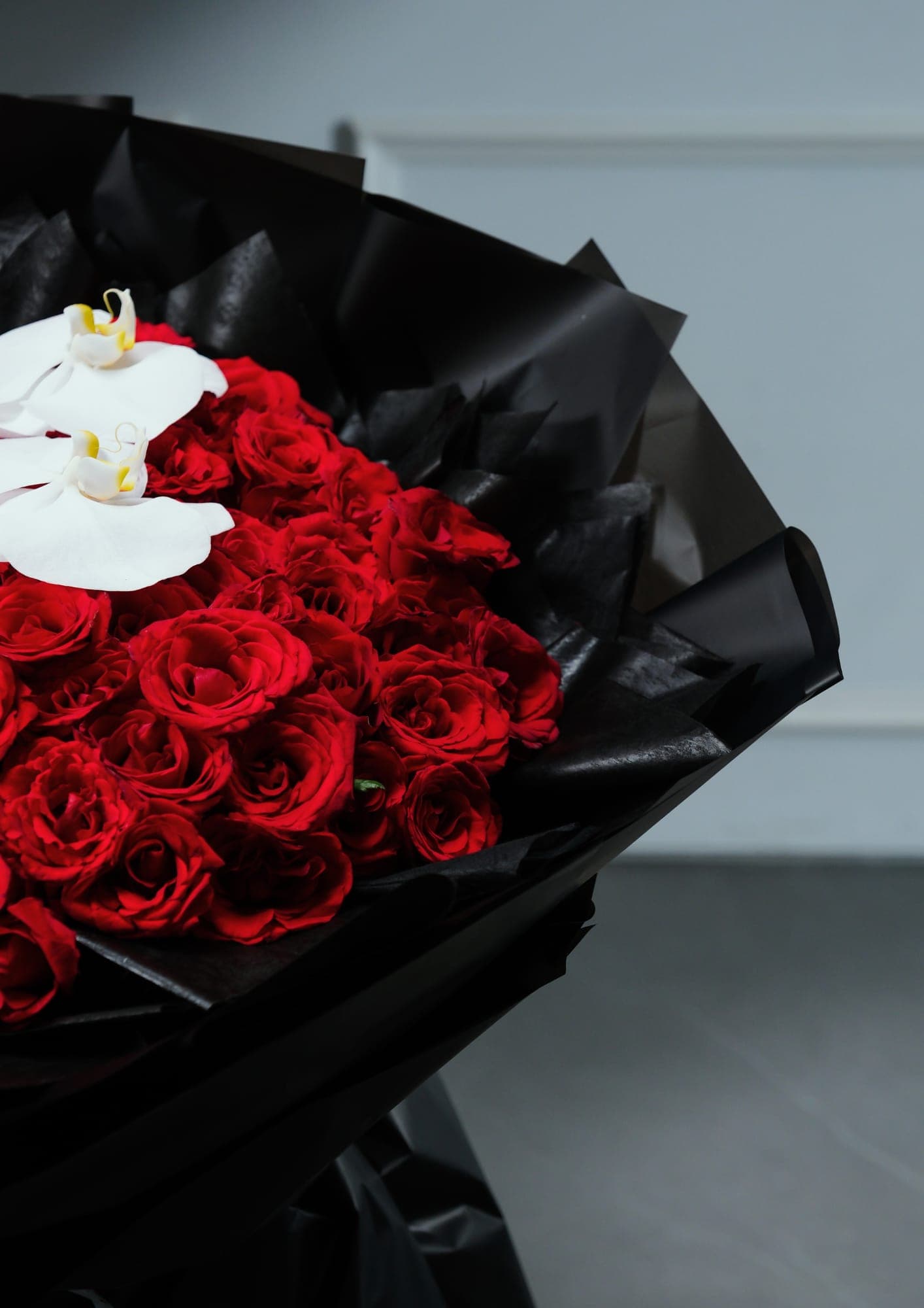 Rena The Blossom flower arrangement showcase 1 - Premium bouquets and floral designs