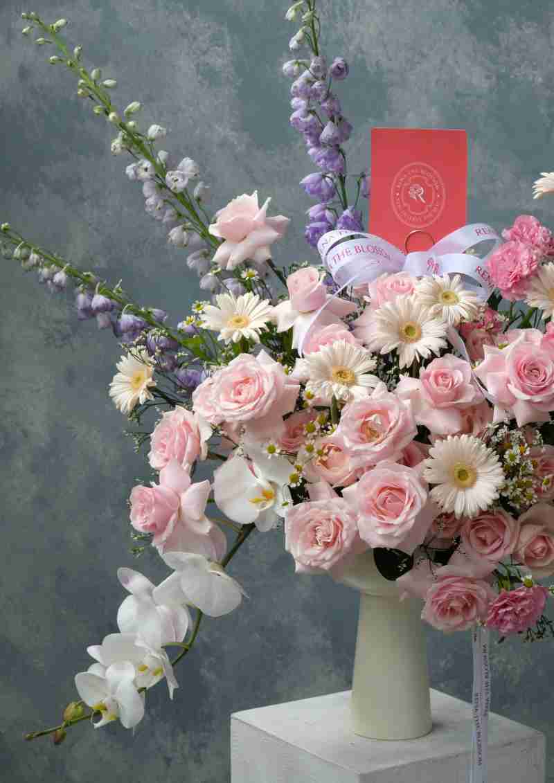 Vase Arrangement collection - Where floristry meets interior art — composed to transform any space. - Premium florist Jakarta