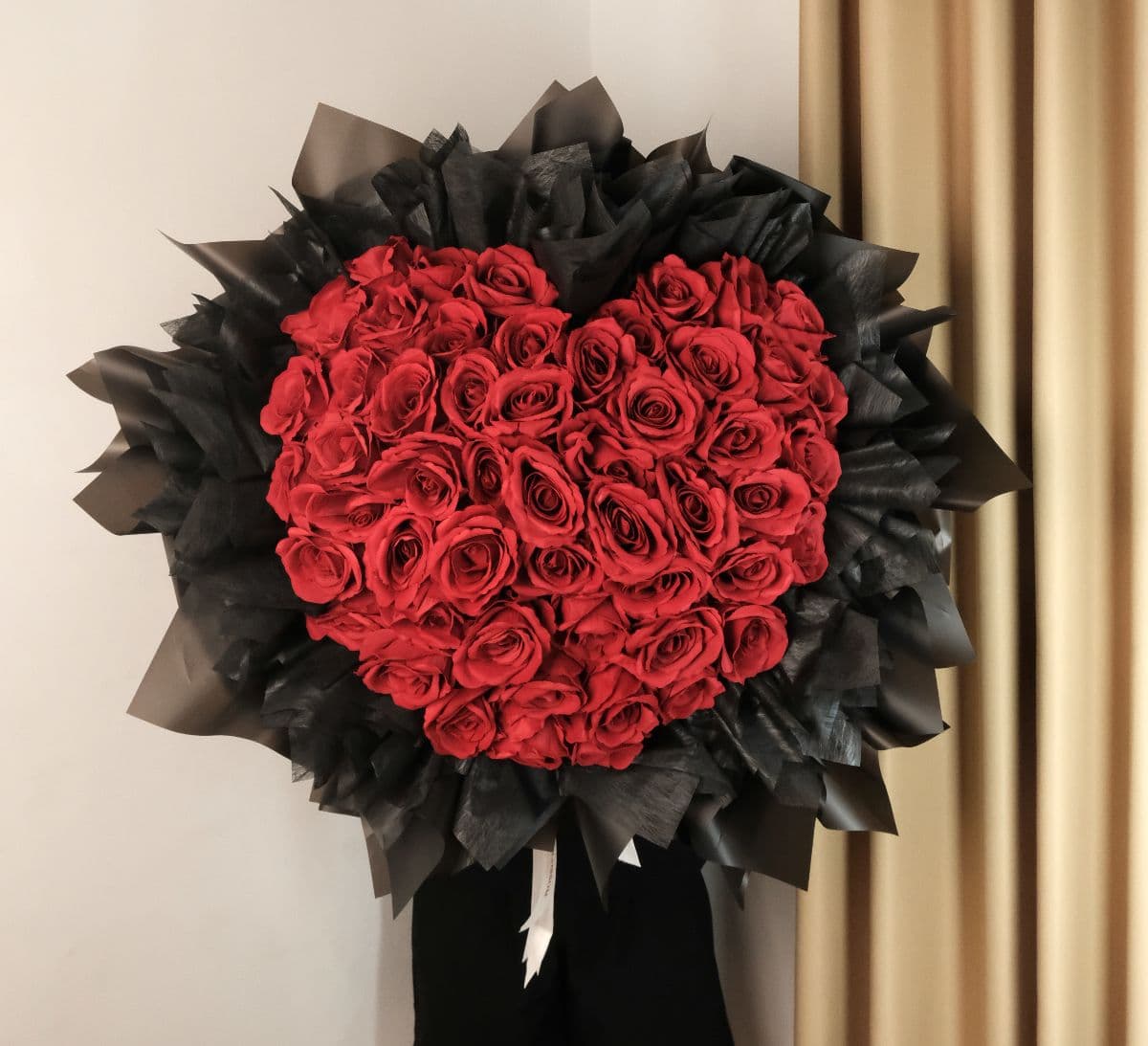 I Love U 60 - Red - 60 artificial red roses — bold, classic, and entirely unambiguous about love. - Rena The Blossom Jakarta