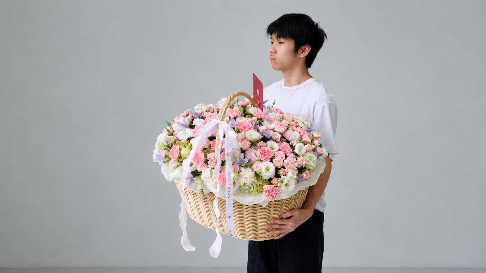 Wedding flowers and bridal arrangements by Rena The Blossom